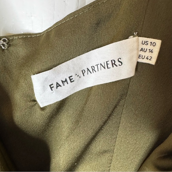 Fame & Partners Thais Wide-Leg Olive Jumpsuit - Picture 5 of 7